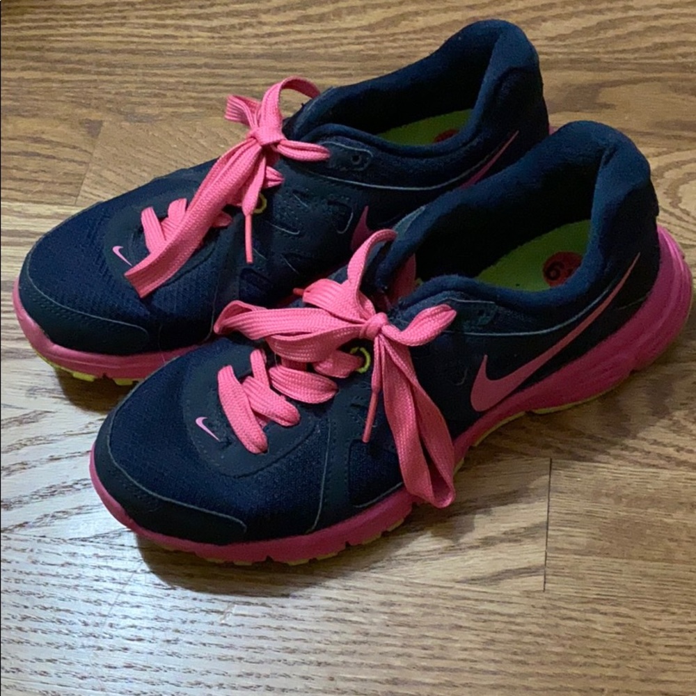 Nike Revolution 2